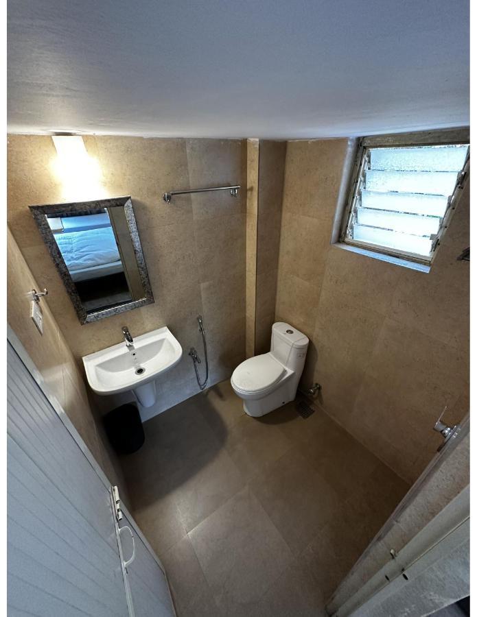Hotel White Season كالانغيُت المظهر الخارجي الصورة